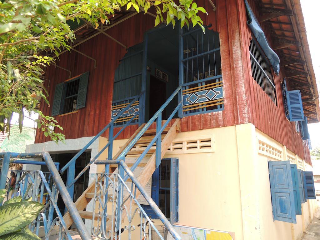 Meas Family Homestay Angk Ta Saom Exterior photo