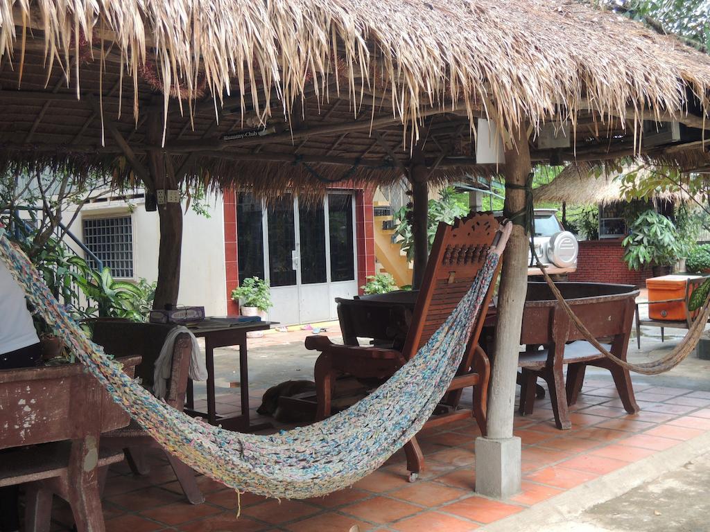 Meas Family Homestay Angk Ta Saom Exterior photo